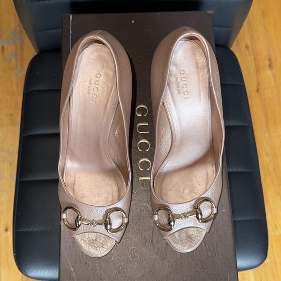 Used like two times. Originals with the bag and box. Rose gold color. - Picture 2 of 5